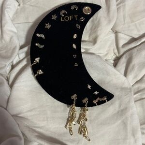 🌙 NWT LOFT Moon Velvet Earring Holder & 10-Pair Set ✨